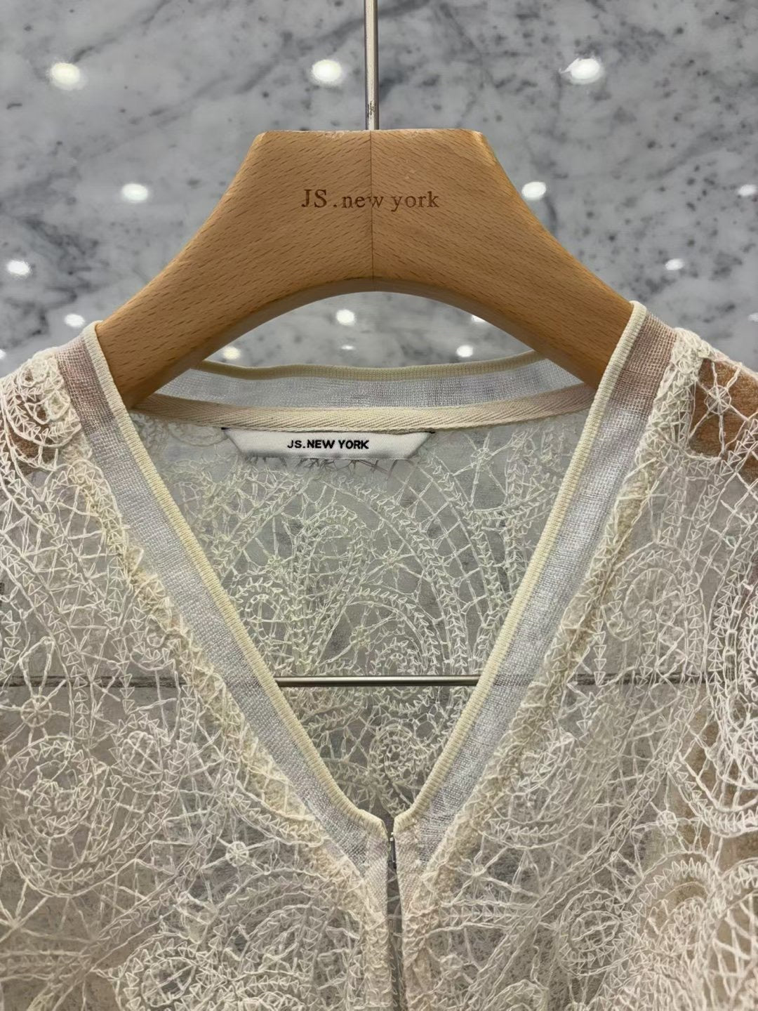 JS NY 腰果花刺繡上衣(預訂75折)