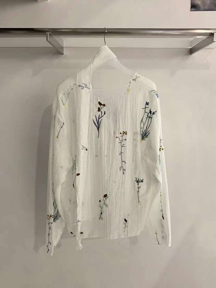 刺繡小花微透恤衫