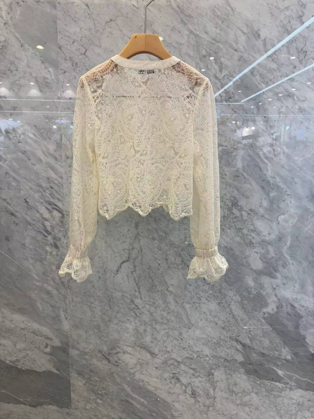 JS NY腰果花刺繡上衣(預訂75折)