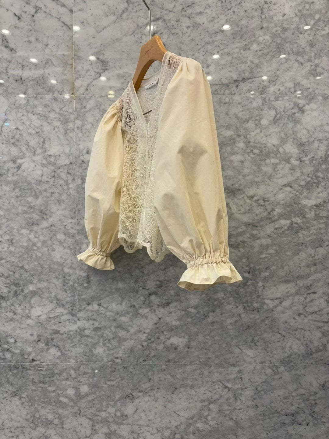 JS NY 腰果花刺繡上衣(預訂75折)