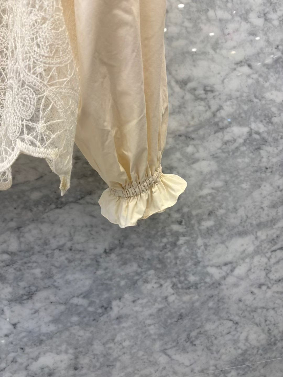 JS NY 腰果花刺繡上衣(預訂75折)