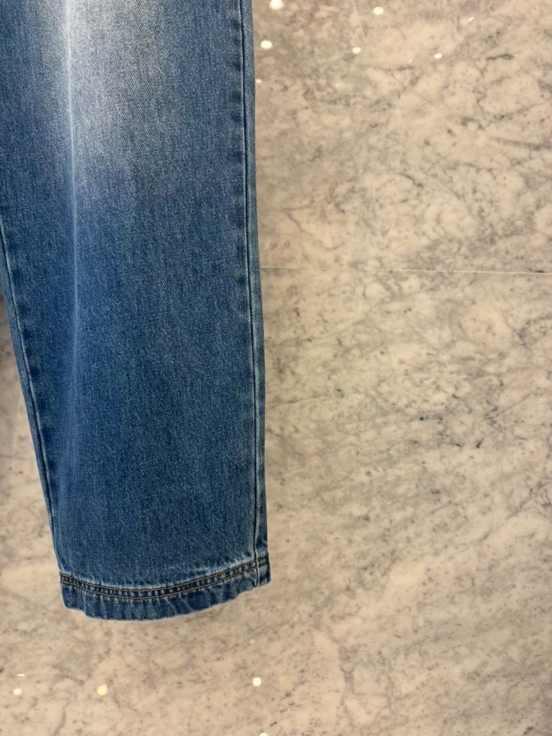 JS NY 洗水煙管牛仔褲S/M(預訂8折)