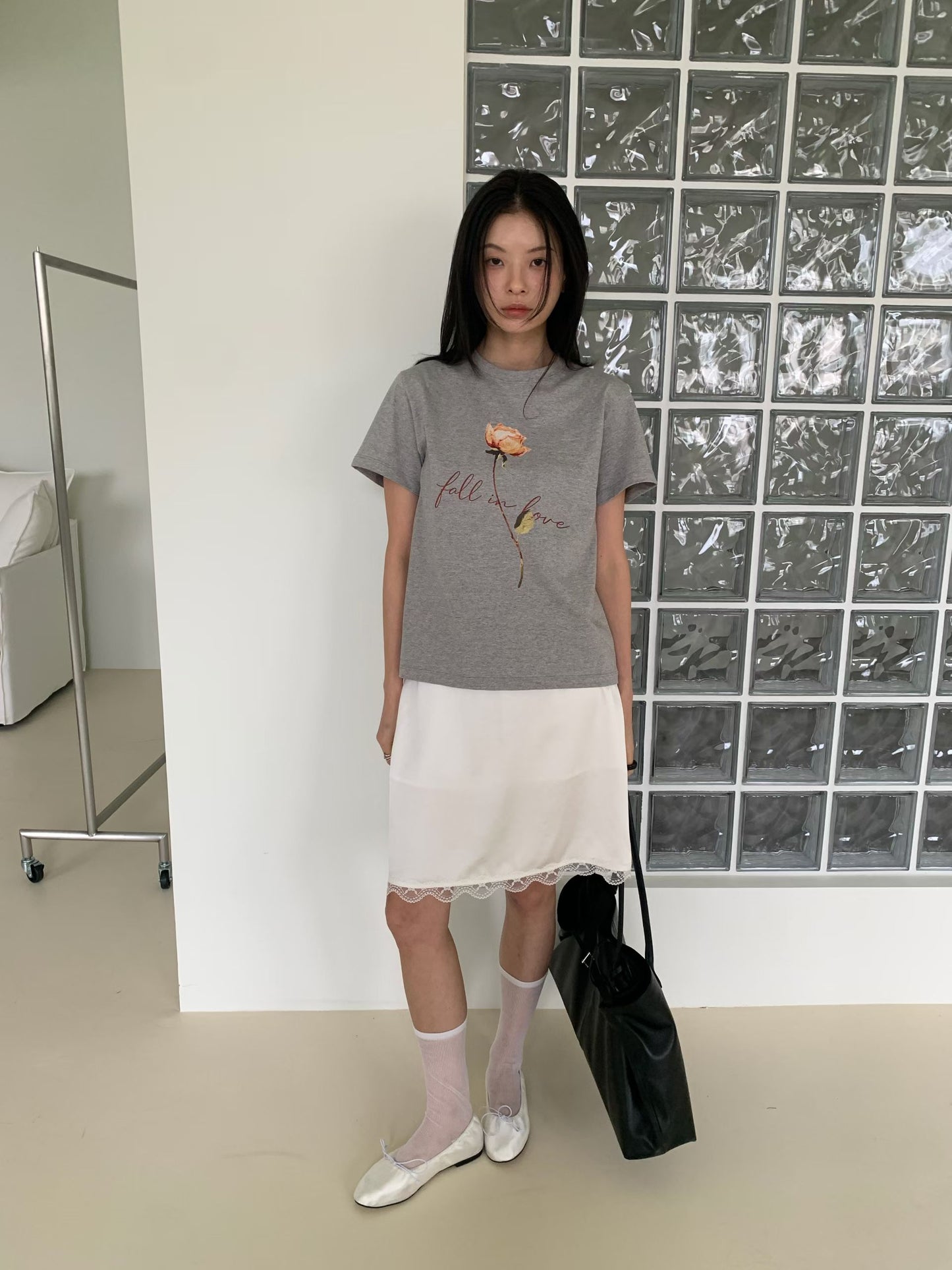 Fall in love 玫瑰tee￼