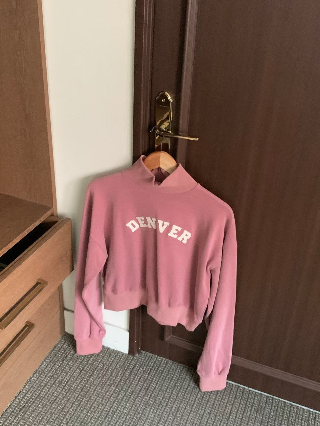 高領簡約款衛衣