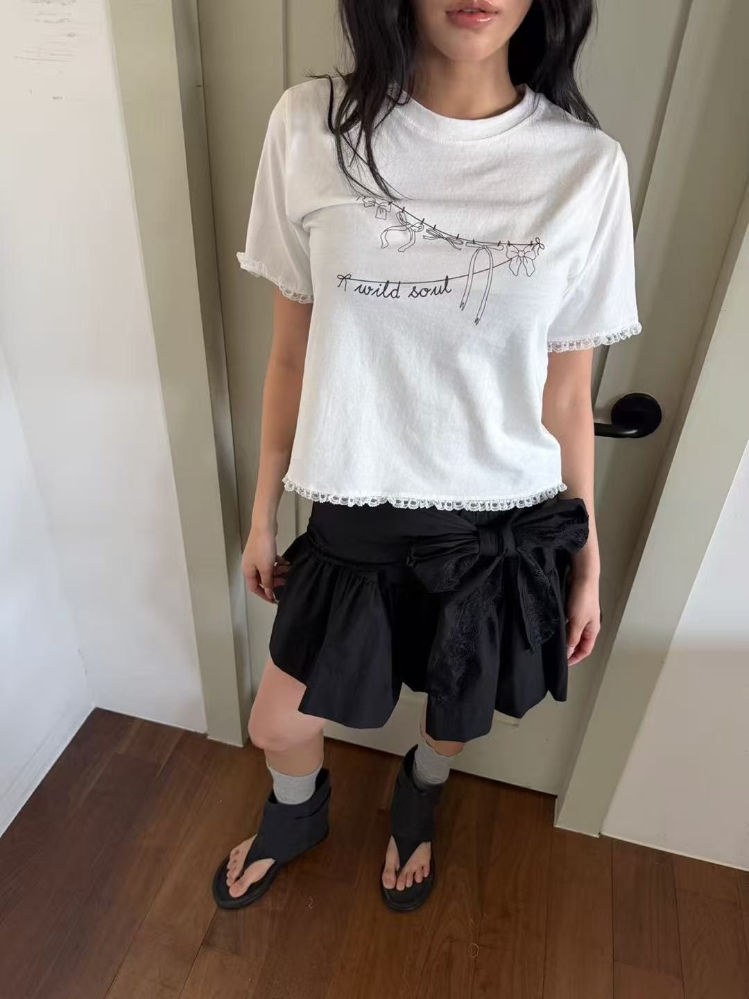 蝴蝶結線條tee