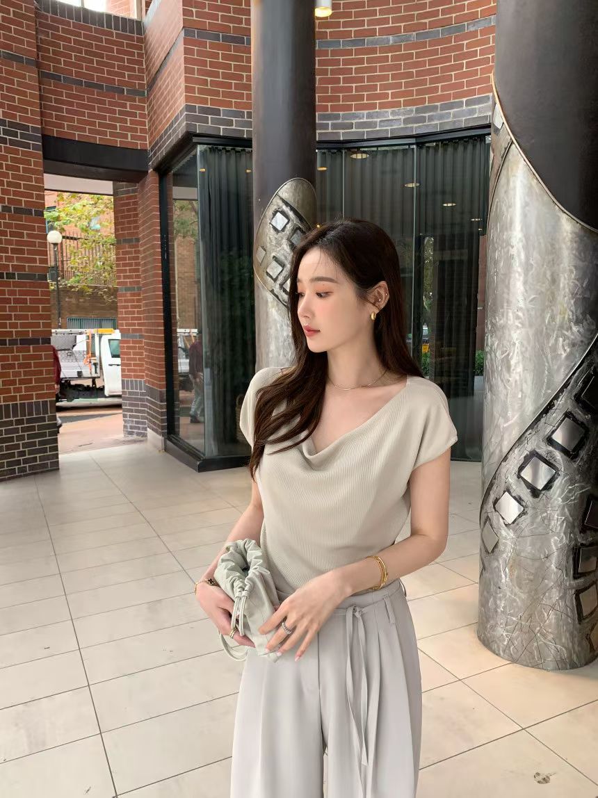 蝙蝠袖蕩領tee￼