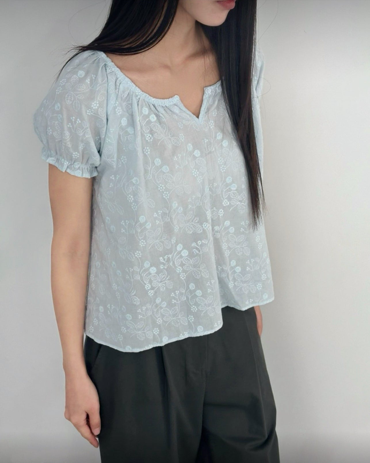 清新刺繡碎花Tee￼