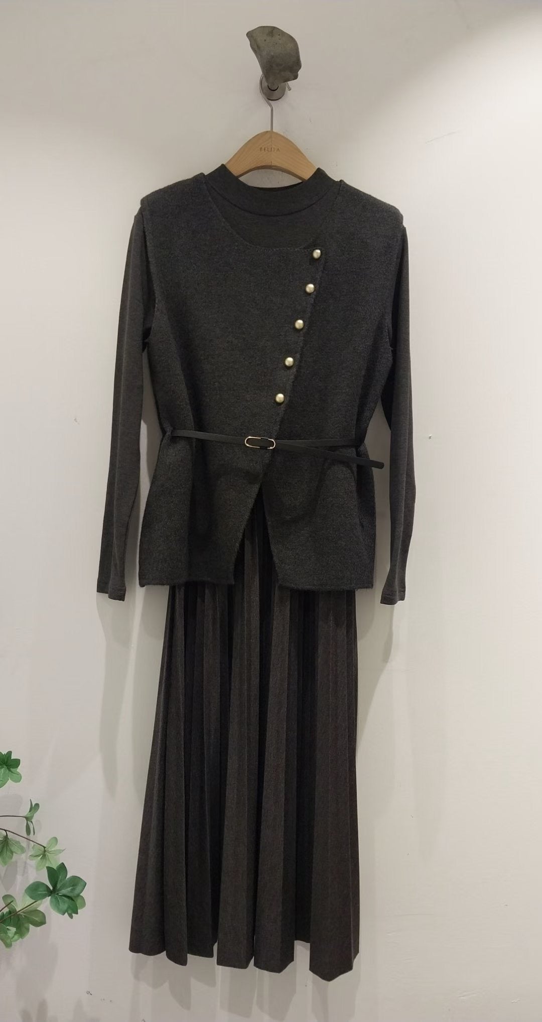 毛呢馬甲拼百褶連身裙套裝