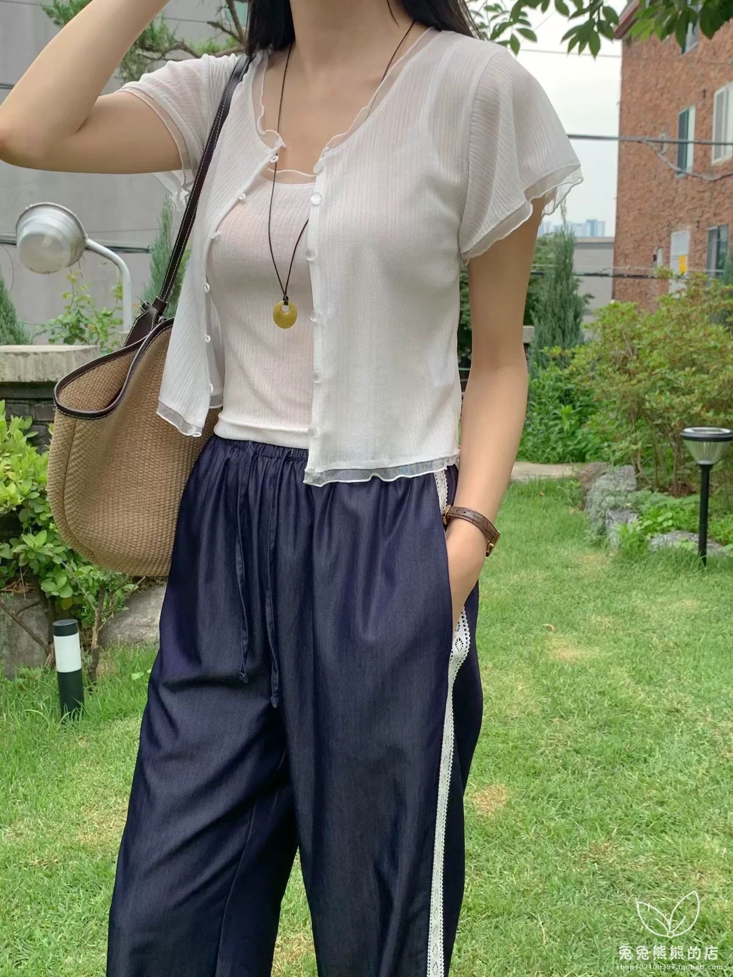 小吊帶搭配短袖套裝