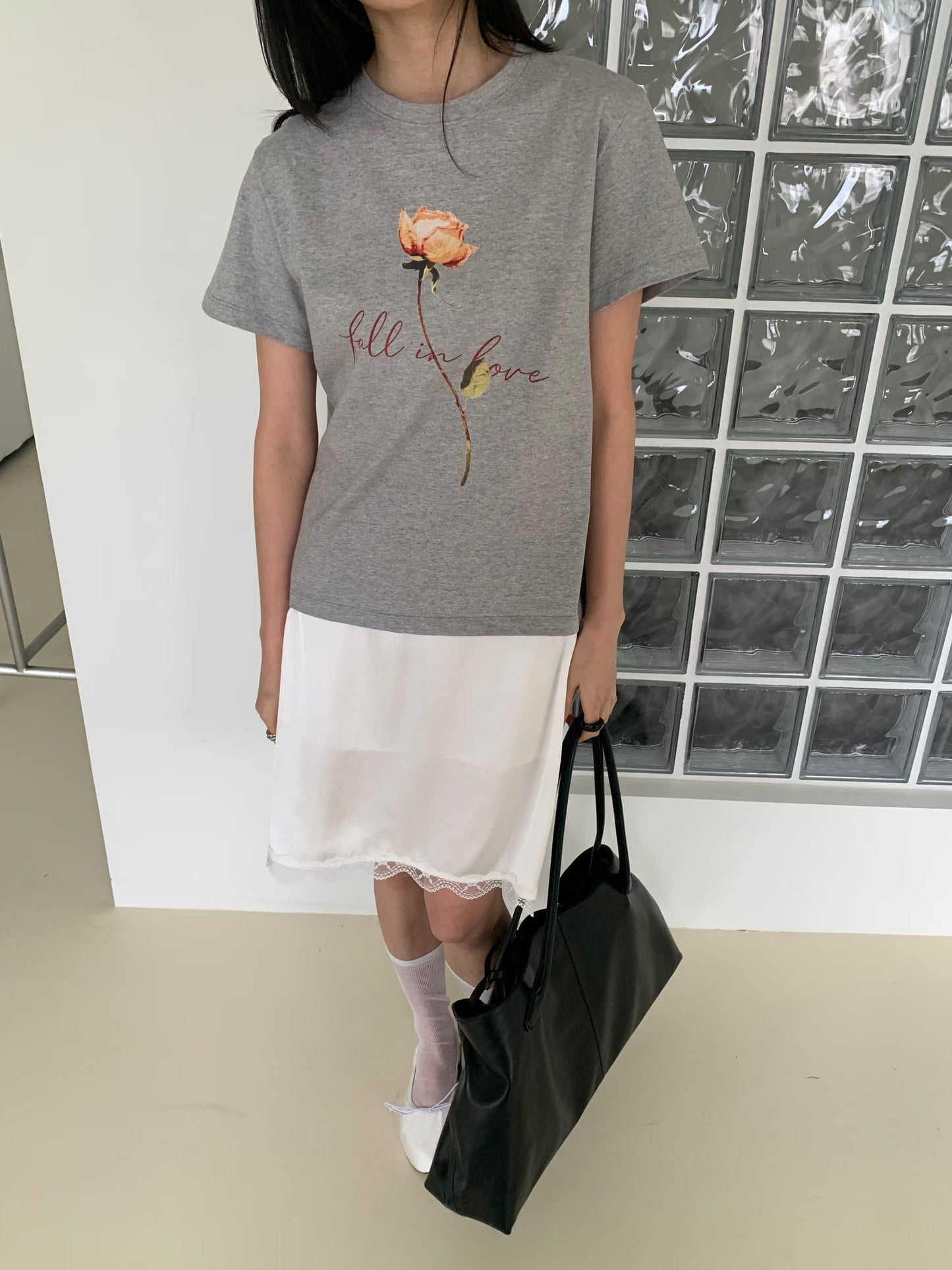 Fall in love 玫瑰tee￼