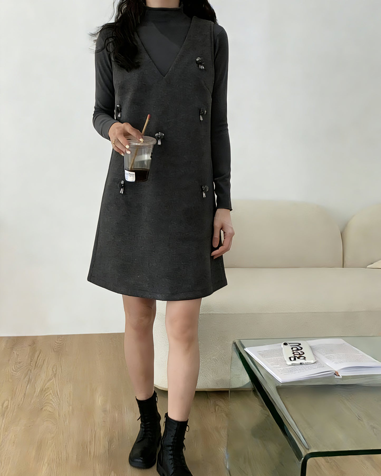 高領打底配立體花A字連身裙