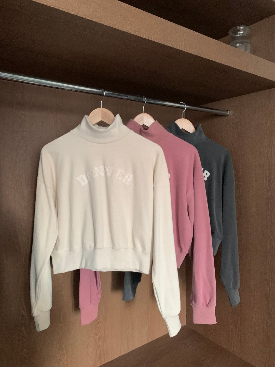 高領簡約款衛衣