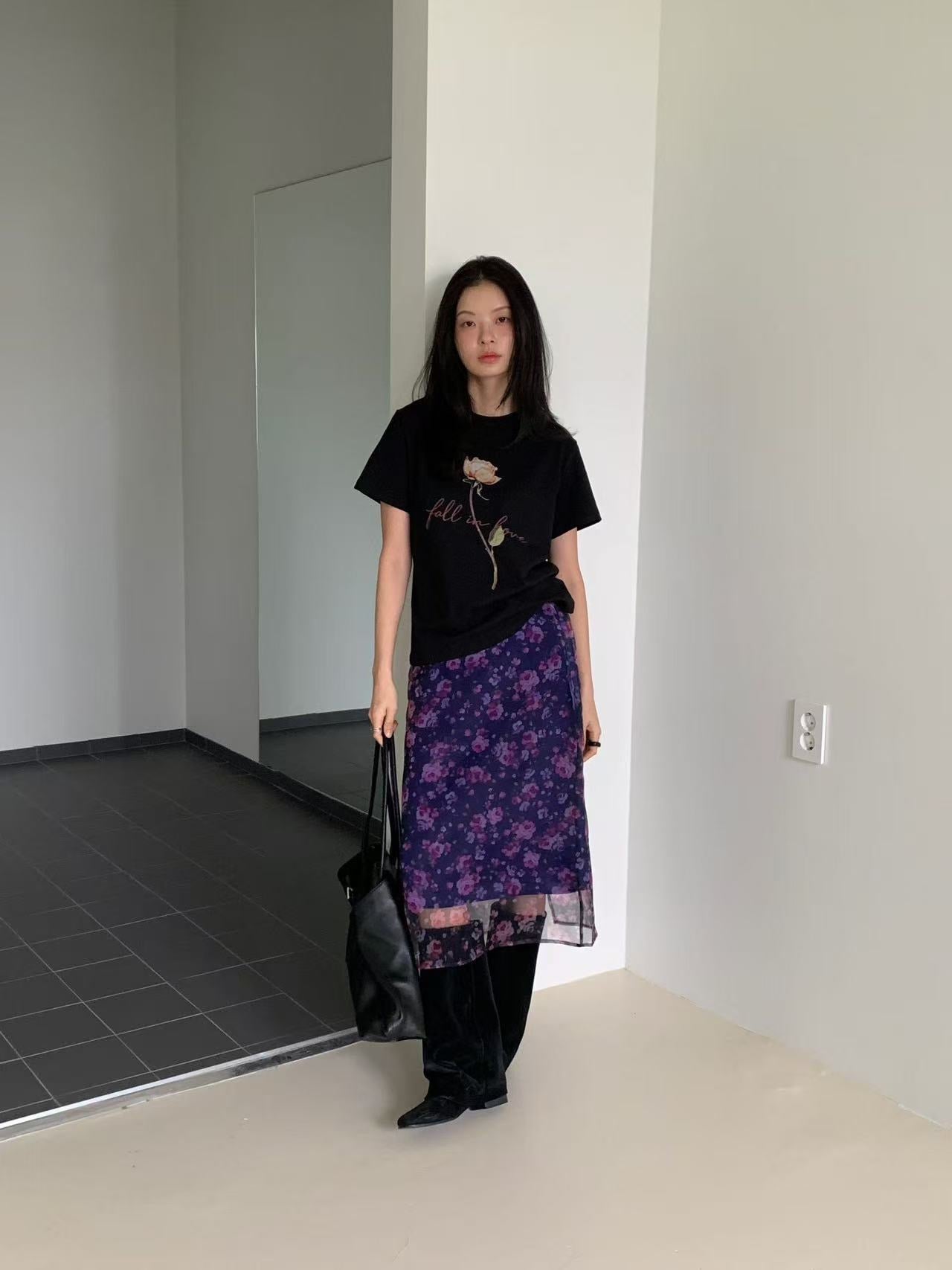 Fall in love 玫瑰tee￼