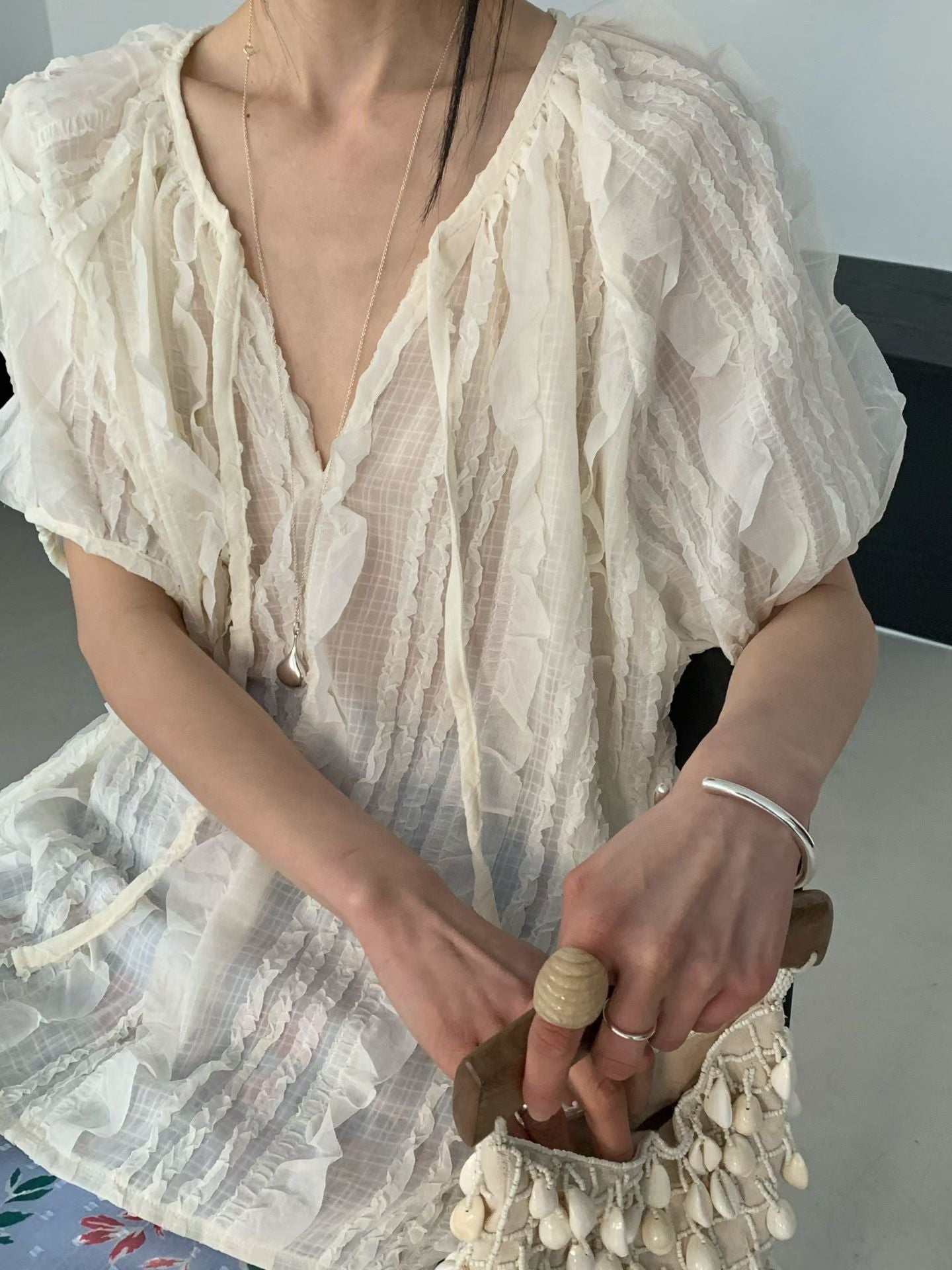 寬鬆花邊V領top