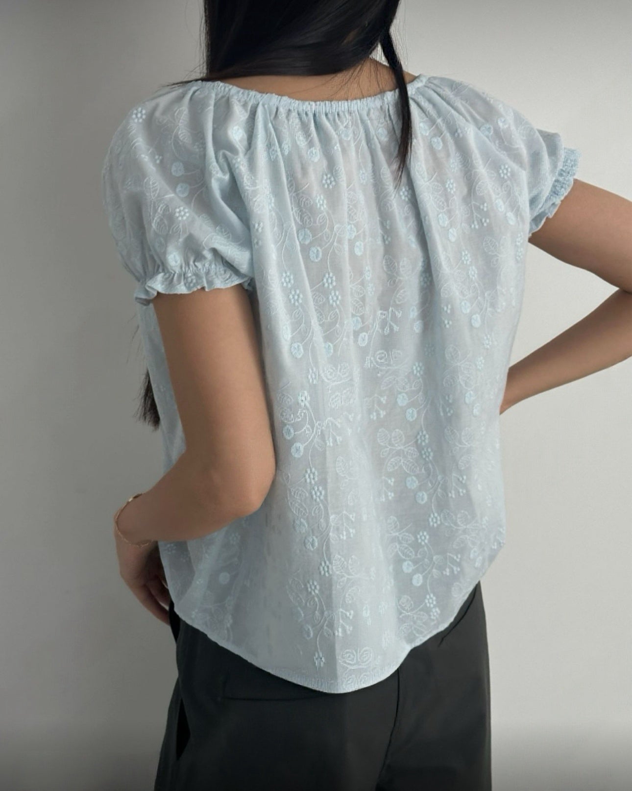 清新刺繡碎花Tee￼