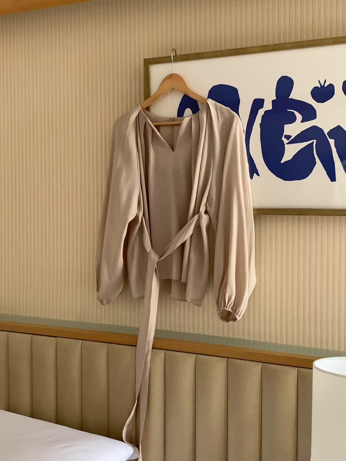 設計感v領綁帶長袖襯衫